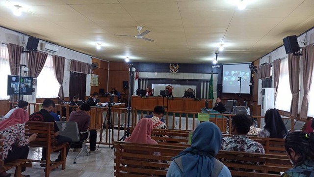 Sidang lanjutan Annas Maamun di Pengadilan Negeri Pekanbaru, Kamis, 14 Juli 2022 (Defri Candra/Selasar Riau)