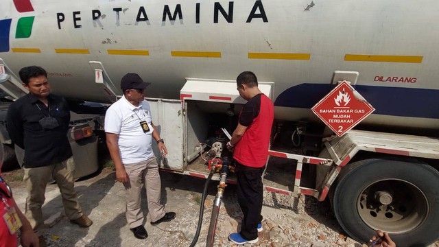 Ungkap kasus penyelundupan tabung gas elpiji 20 ton di Subang.  Foto: Dok. Istimewa