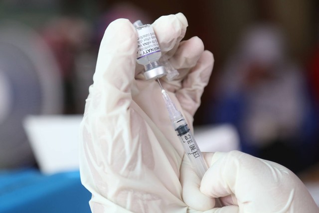 807.973 Warga Surabaya Telah Mendapatkan Vaksin Booster