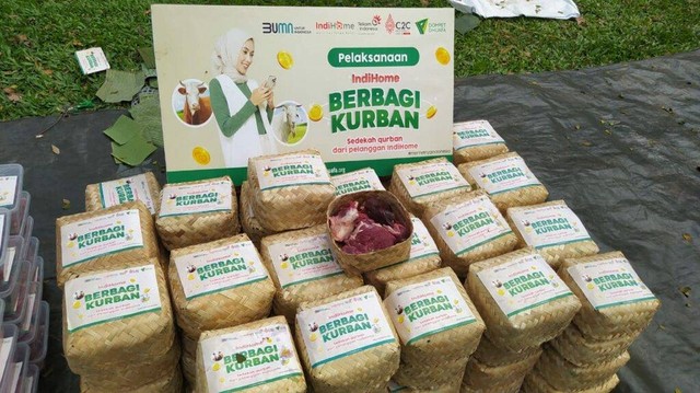 IndiHome Berbagi Kurban bersama Dompet Dhuafa sasar penerima manfaat di wilayah Kabupaten Bogor, Jawa Barat (Senin, 11/07/2022). Dok. Dompet Dhuafa