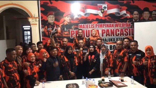 Sejumlah kader dan pengurus MPW Pemuda Pancasila Maluku Utara. Foto: Istimewa