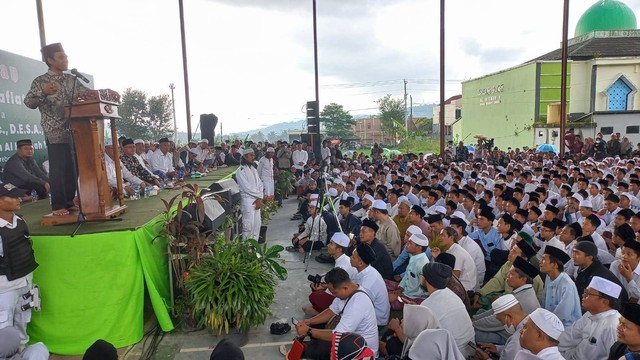 Ustad Abdul Somad (UAS) mengisi pengajian di Pondok Pesantren Al-Hikmah 1 Benda, Sirampog, Brebes, Jumat (15/7/2022).