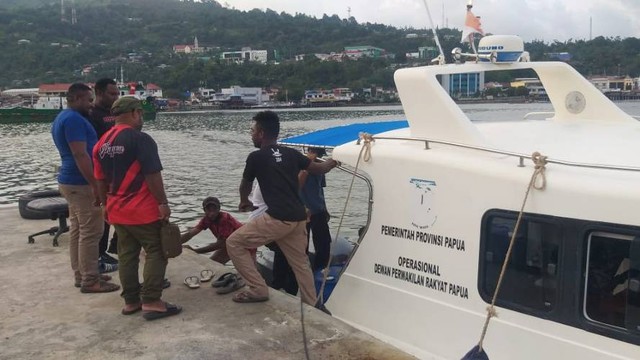 Speed Boat milik DPR Papua yang hilang kontak dalam perjalanan Jayapura-Serui. (Foto Humas Polda Papua)