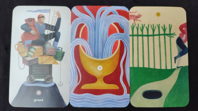 Greed, Ace of Cups, Nine of Wands. (Foto: Lidia)