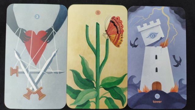 Three of Swords, Ace of Wands, Tower. (Foto: Lidia)