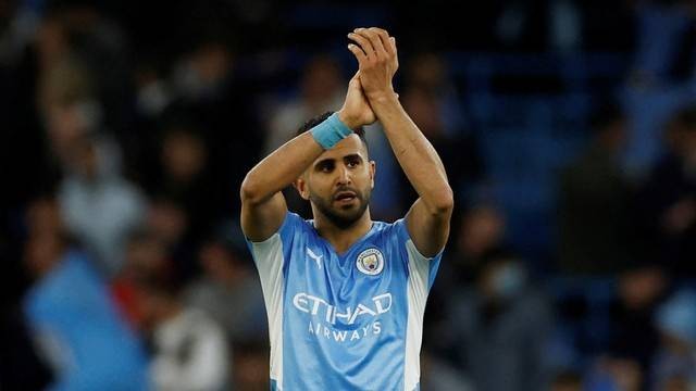 Pemain Manchester City Riyad Mahrez melakukan selebrasi usai pertandingan Liga Champions Leg Pertama Semi Final di Stadion Etihad, Manchester, Inggris. Foto: Jason Cairnduff/Reuters