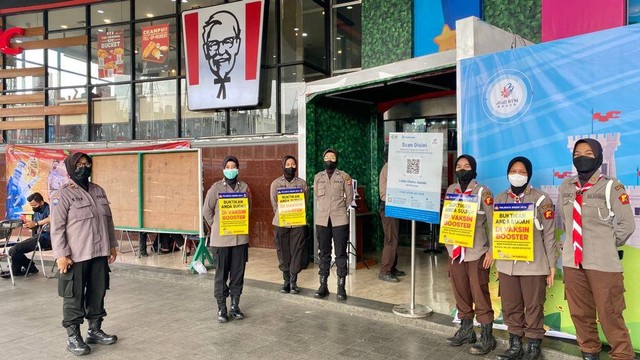 Pengunjung Mal Botani Square Bogor dilarang masuk jika belum vaksin booster. Foto: Dok. Istimewa