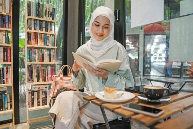 Ilustrasi Rekomendasi Kafe Buku di Jakarta yang Instagramable, Foto: Unsplash.