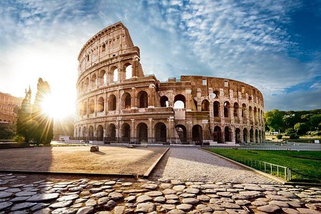 Ilustrasi Koloseum di Italia yang termasuk 7 Keajaiban Dunia. Foto: Unsplash