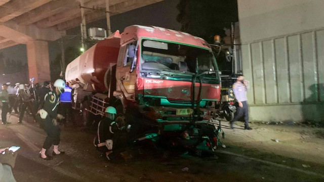 Kondisi Truk Pertamina yang Kecelakaan di Cibubur. Foto: Rinjani/kumparan