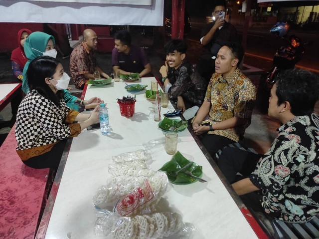 Observasi Langsung di Sekitar Kawasan Kuliner Mojosongo (Sumber: Dokumen Penulis)
