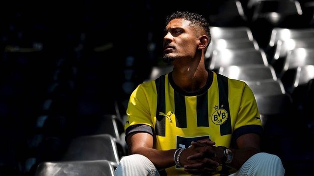 Striker anyar Borussia Dortmund, Sebastian Haller. Foto: Instagram/@bvb09