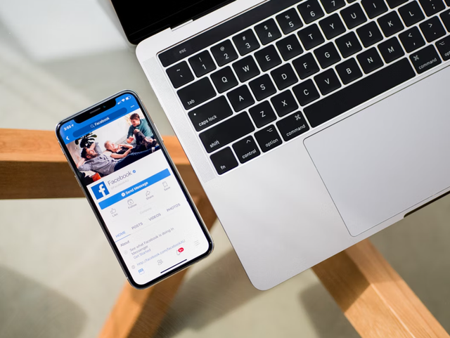Ilustrasi cara menggunakan fitur mengenang. Foto: unsplash.com/timothyhalesbennett