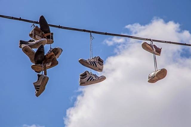 Ilustrasi: 5 Cara Mengeringkan Sepatu dengan Cepat dan Metode yang Tepat Sumber: pixabay.com