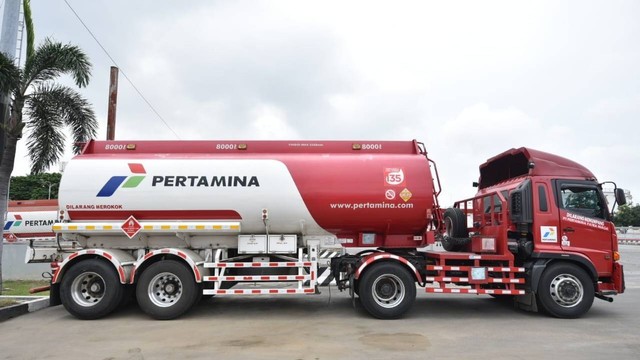 Ilustrasi penggantian bagian kepala truk berhasil terpasang. Rangkaian prosedur pengamanan dan pemindahan mobil tangki dari lokasi kejadian berhasil dilakukan pada pukul 23.30 WIB, 18 Juli 2022.
 Foto: Pertamina