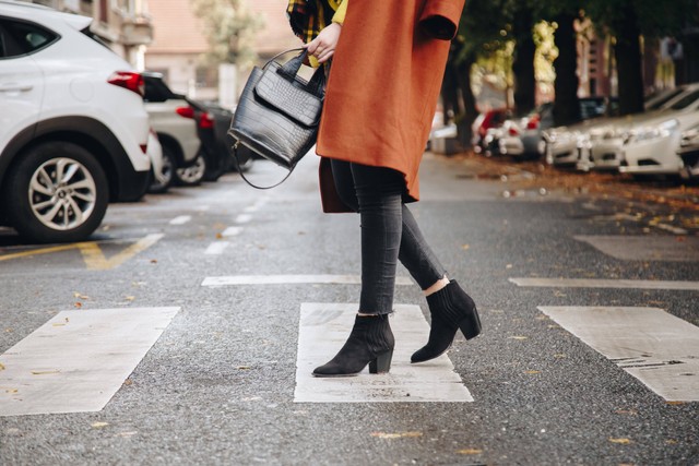 Ilustrasi sepatu kerja cocok untuk perempuan karier. Foto: MS_studio/Shutterstock