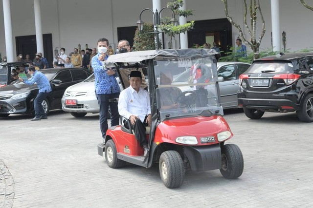 Wakil Gubernur Jabar, Uu Ruzhanul Ulum, saat meninjau kawasan Lido City. Foto: Humas Jabar