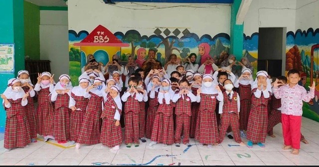 Menikmati Sekolah - Bersama Siswa TK IT Al Hikmah Bina Bangsa Sejahtera di Bogor. Foto: Dok. penulis @a.saefuddin