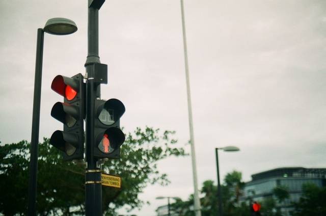 Ilustrasi lampu lalu lintas. Foto: Unsplash