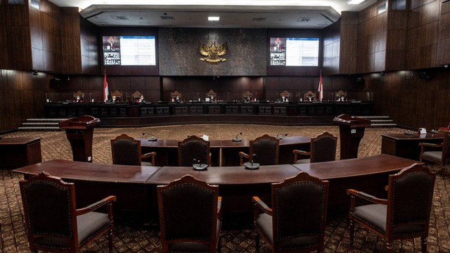 Suasana sidang putusan uji materi Undang-Undang Nomor 35 Tahun 2009 tentang Narkotika terhadap UUD 1945 di Ruang Sidang Gedung MK, Jakarta, Rabu (20/7/2022). Foto: Aprilio Akbar/ANTARA FOTO