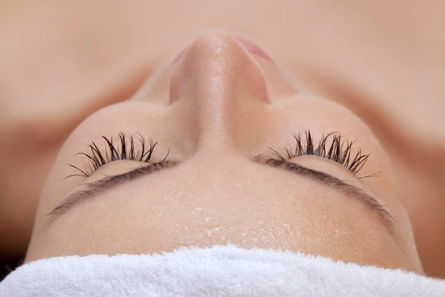 Ilustrasi ibu hamil facial. Foto: dimid_86/Shutterstock