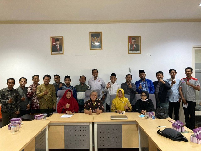 Foto bersama peserta sosialisasi (Foto: Ade Ismail Ramadhan)