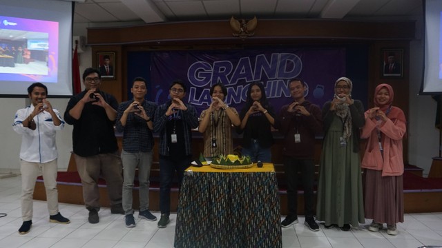 Grand Launching - Dokumen Pribadi Tim 