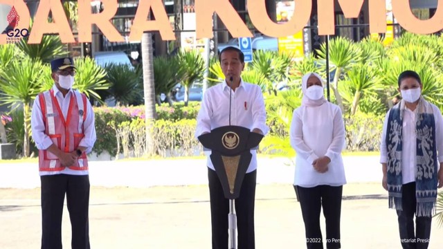 Presiden Jokowi meresmikan perluasan Bandar Udara Komodo Labuan Bajo. Foto: Youtube/Sekretariat Presiden