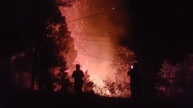 Kebakaran lahan di Kota Subulussalam, Aceh. Foto: Yudi Ansyah/acehkini