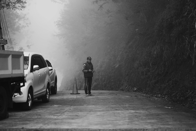 Tempat sewa mobil di Puncak, foto unplash, Rendy Novantino