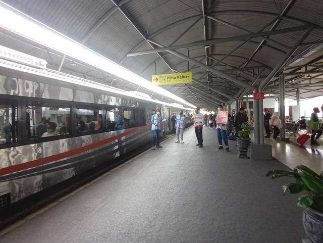 Stasiun Gubeng Surabaya. Foto: Masruroh/Basra