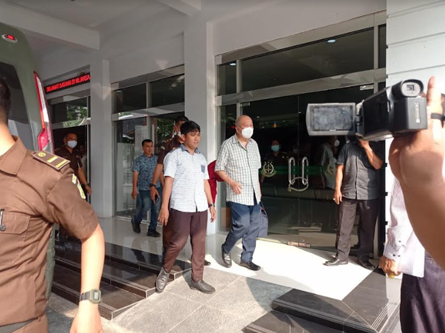 Kejati Sumut saat melakukan penahanan Direktur PT ACR Medan (Kejaksaan Sumut)