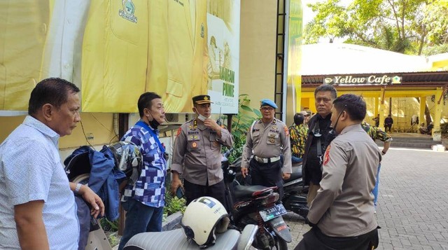 Dua kelompok pengurus Golkar di Sulsel terlibat bentrokan, Kamis (21/7/2022). Foto: Dok. Istimewa