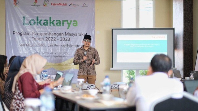 External Affairs Manager EMCL, Ichwan Arifin saat beri sambutan dalam acara Lokakarya Program Pengembangan Masyarakat (PPM). Kamis (21/07/2022) (foto: dok istimewa)