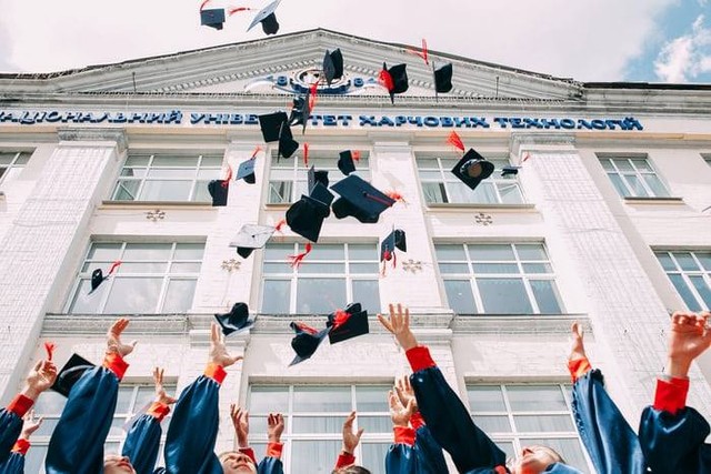 Ilustrasi Universitas Negeri di Semarang. Foto. dok. Vasily Koloda (Unsplash.com)