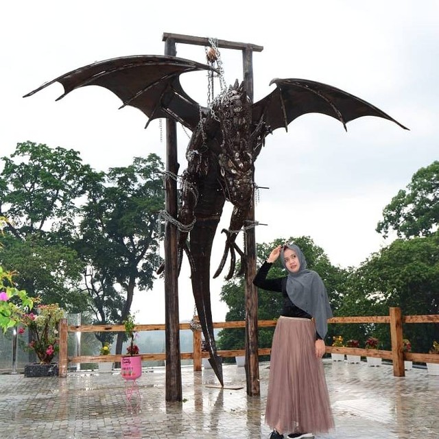 Karya Umar dipajang di sebuah wisata yang ada di Jawa Tengah. (dok umar)