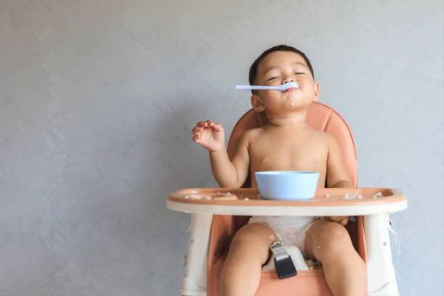 Ilustrasi cara membuat nasi tim untuk bayi 9-12 bulan (Sumber: Unsplash)