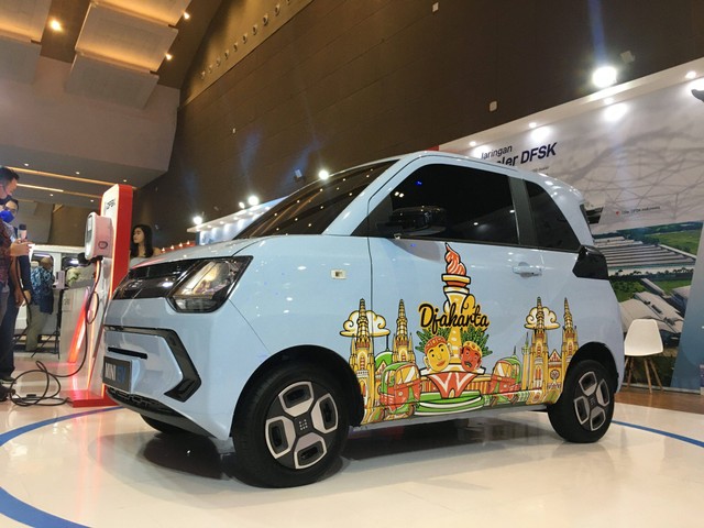 DFSK Mini EV tampil pertama kali di Indonesia pada ajang PERIKLINDO Electric Vehicle Show (PEVS) 2022 di JIEXpo Kemayoran, Jakarta. Foto: Sena Pratama/kumparan