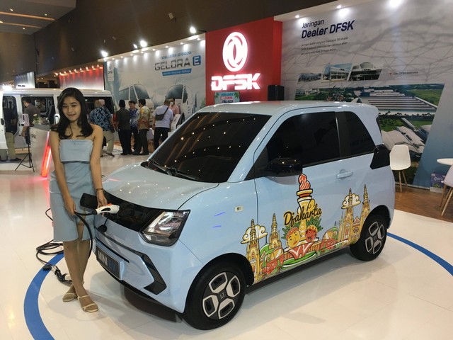 DFSK Mini EV tampil pertama kali di Indonesia pada ajang PERIKLINDO Electric Vehicle Show (PEVS) 2022 di JIEXpo Kemayoran, Jakarta. Foto: Sena Pratama/kumparan