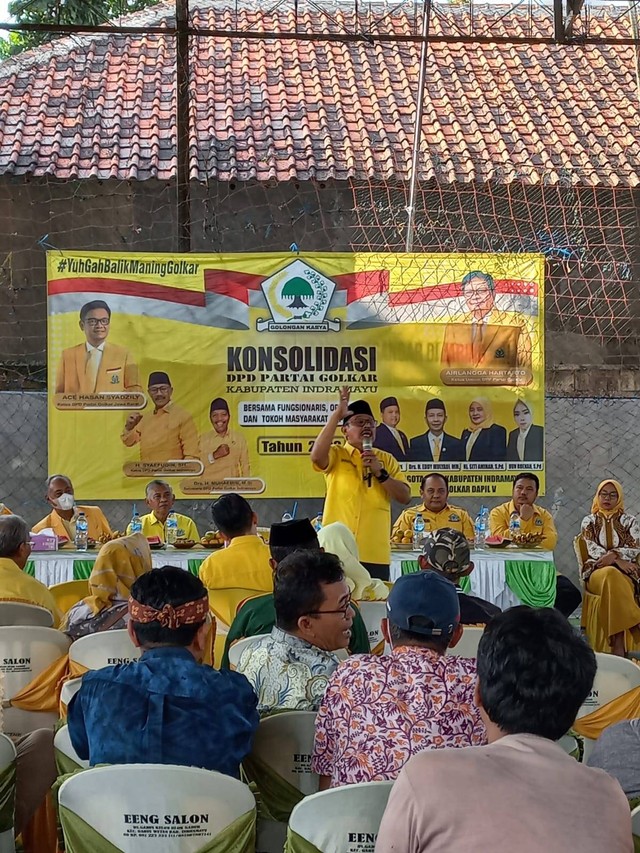 Dewan pimpinan daerah Partai Golkar Kabupaten Indramayu meminta kepada kader partai Golkar Kabupaten Indramayu di daerah pemilihan V yang meliputi Kandanghaur, Gabus Wetan, Bongas dan Kroya untuk terus menjaga soliditas menjelang pemilu 2024 mendatang. (Tomi Indra)