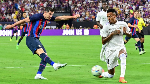 Baru Gabung Sepekan, Robert Lewandowski Sudah Betah di Barcelona | kumparan.com