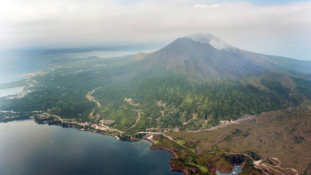 Kagoshima: Kota di Bawah Bayang-Bayang Gunung Sakurajima yang Aktif