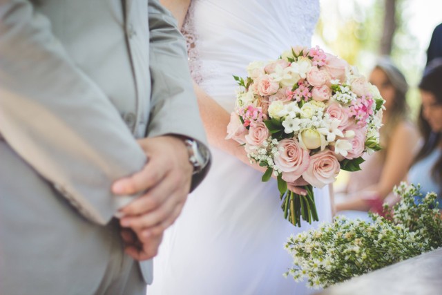 Ilustrasi menikah. Foto: Unsplash
