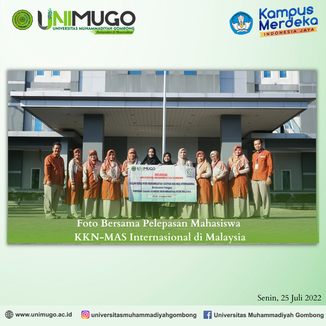 Foto Bersama di Halaman Gedung Rektorat. Sumber Humas Unimugo