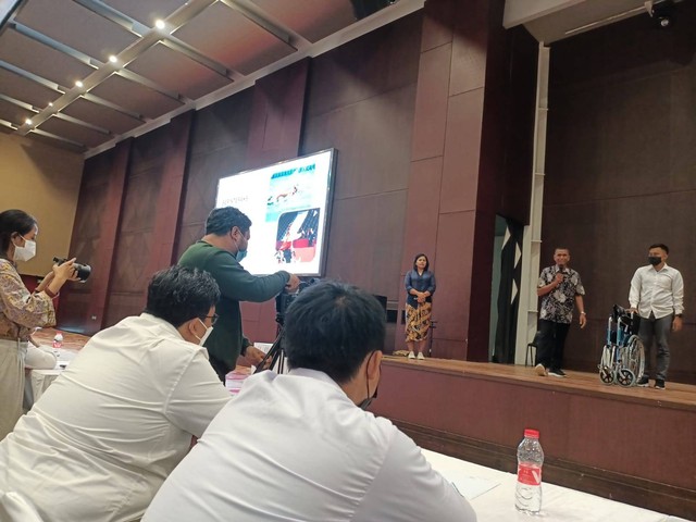 Pelatihan volounter Asean Para Games 2022 bersama dosen UNS Surakarta dengan materi Berinteraksi bersama Disabilitas/photo by : Dokpri