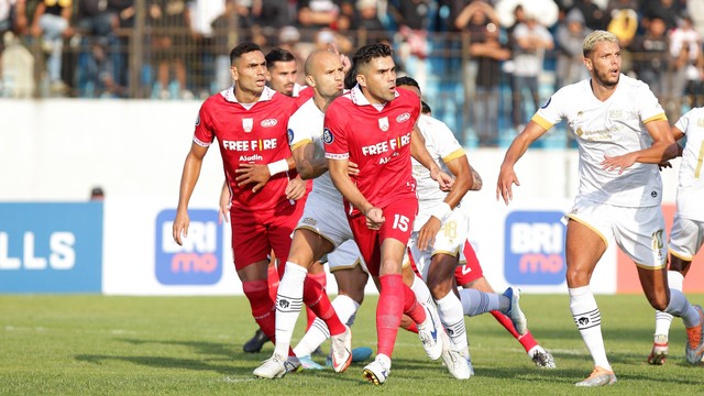 Pertandingan Persis Solo versus Dewa United FC di Stadion Moch Soebroto, Magelang, Senin (25/07/2022). FOTO: Dok Persis Solo