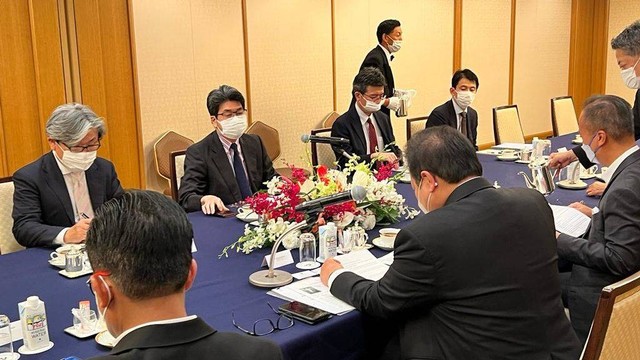 Rombongan Kemenko Perekonomian bertemu dengan Japan Bank for International Cooperation (JBIC) di Tokyo, Jepang, Senin (25/7).  Foto: Irfan W