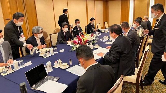 Rombongan Kemenko Perekonomian bertemu dengan Japan Bank for International Cooperation (JBIC) di Tokyo, Jepang, Senin (25/7).  Foto: Irfan W