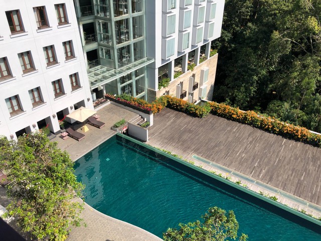 6 Hotel Bintang 3 di Bandung yang Ada Kolam Renang | kumparan.com