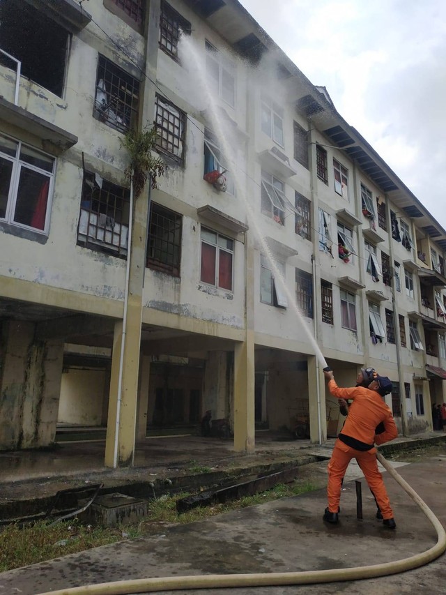 Kebakaran di Rusunawa Keteguhan Jalan Haji Sulaiman II No 62 Lantai 2 Blok B, Kelurahan Keteguhan, Kecamatan Teluk Betung Timur, Kota Bandar Lampung. | Foto: ist